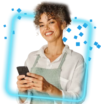 Mulher mexendo no celular